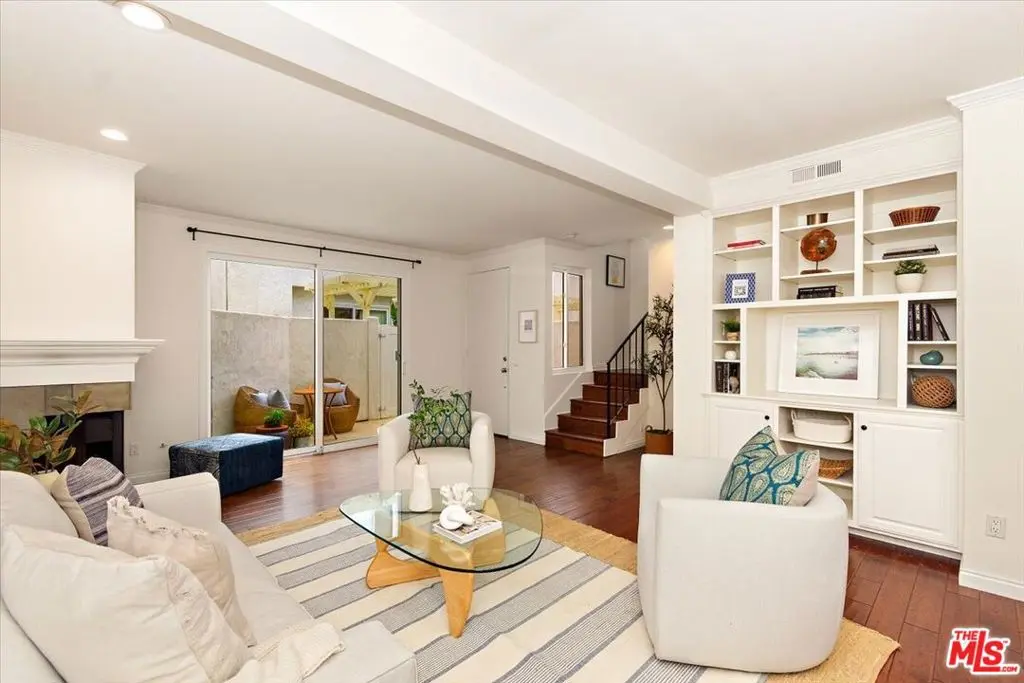 910 19th Street 110, Santa Monica, CA — listing photo 1