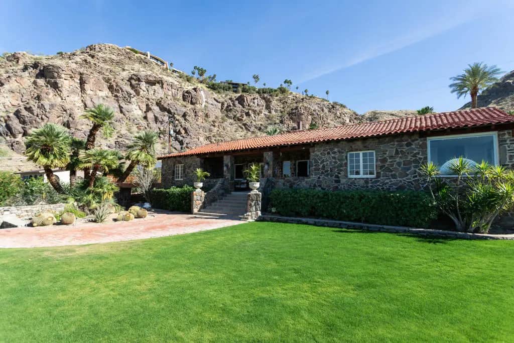 2350 S Araby Drive, Palm Springs, CA — listing photo 1