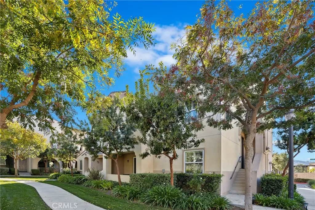 31205 Strawberry Tree Lane 47, Temecula, CA — listing photo 1
