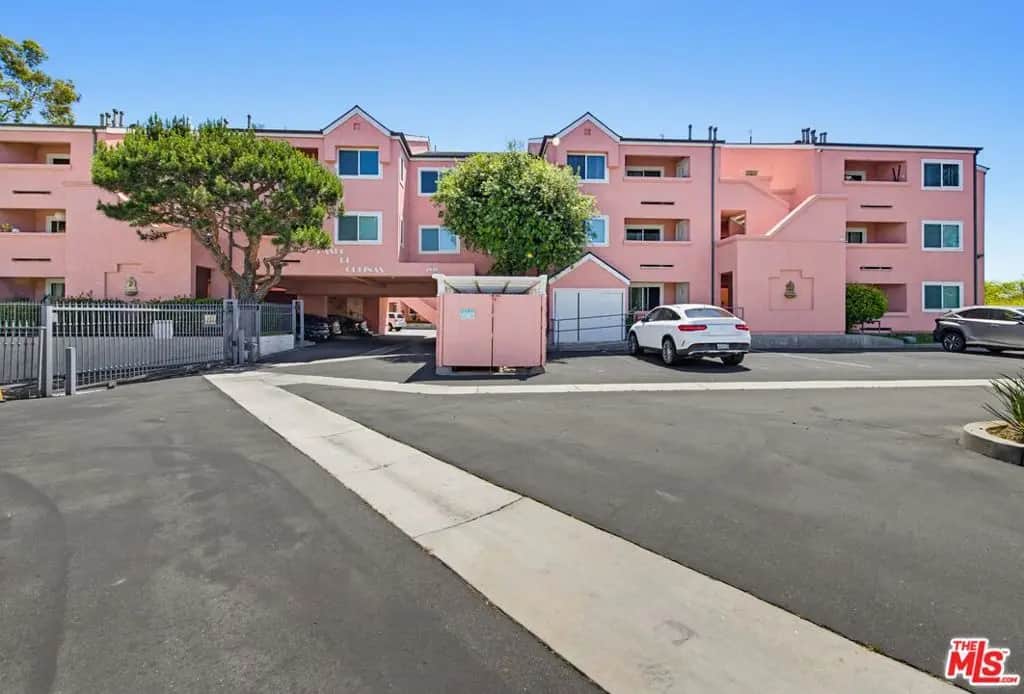 4810 S La Brea Avenue 209, Los Angeles, CA — listing photo 1