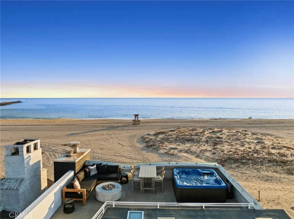 2144 E Oceanfront, Newport Beach, CA — listing photo 1