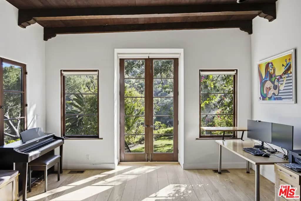 10037 Reevesbury Drive, Beverly Hills, CA — listing photo 1