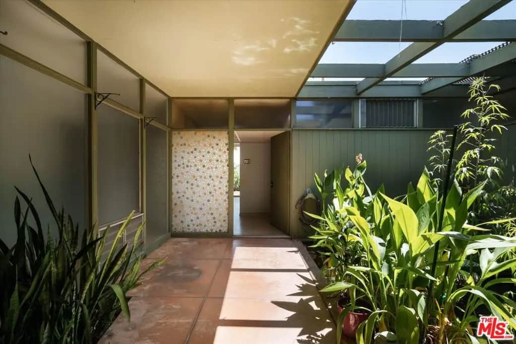 2885 Edgewick Road, Glendale, CA — listing photo 1