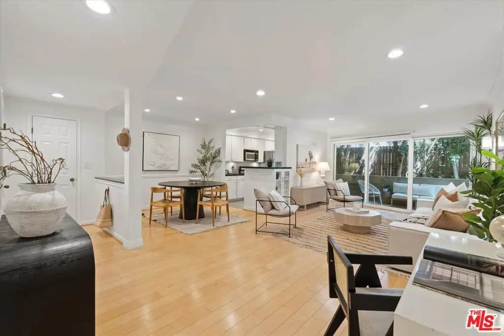 11646 Chenault Street 9, Los Angeles, CA — listing photo 1