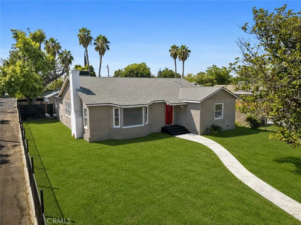 135 A, Bakersfield, CA — listing photo 1