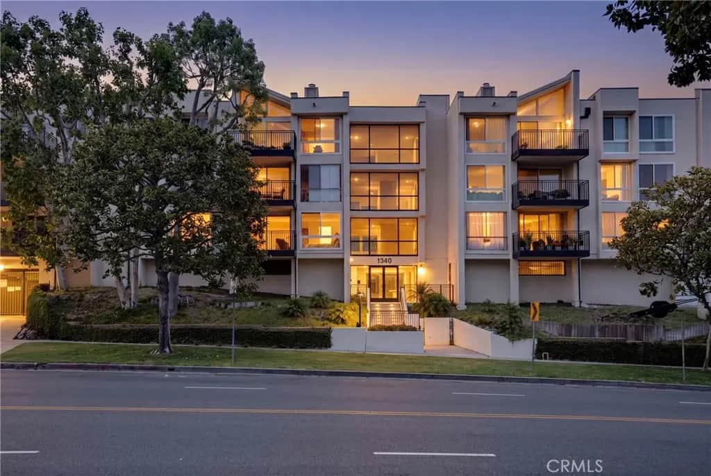 1340 S Beverly Glen Boulevard 211, Los Angeles, CA — listing photo 1