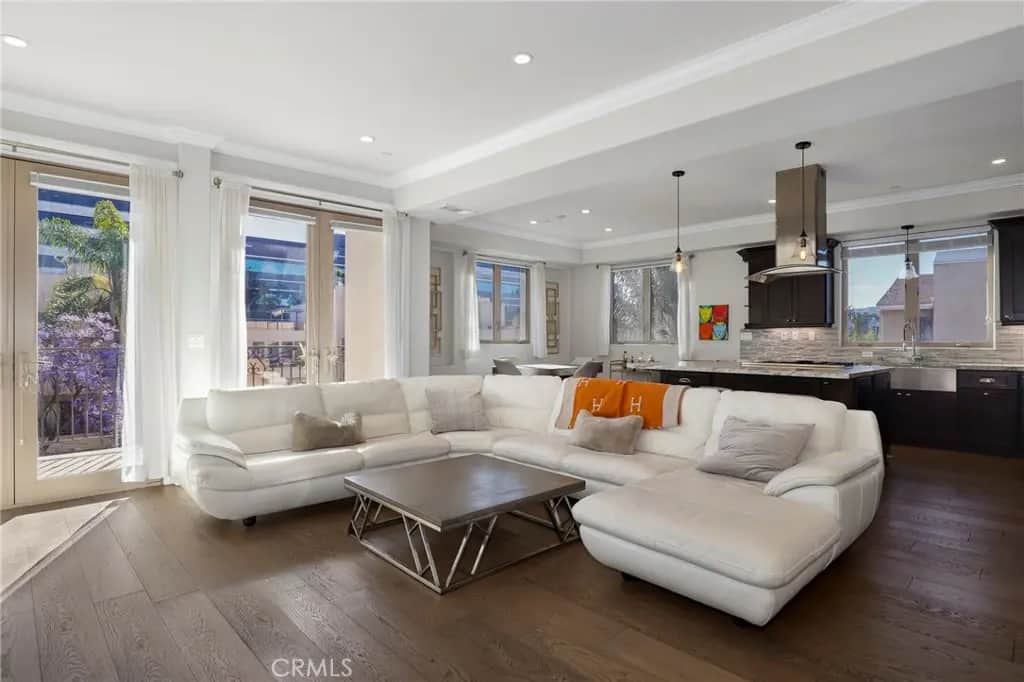 1644 S Bentley Avenue 401, Los Angeles, CA — listing photo 1