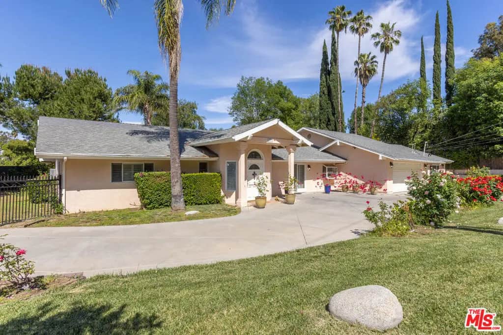 19717 Wells Drive, Los Angeles, CA — listing photo 1
