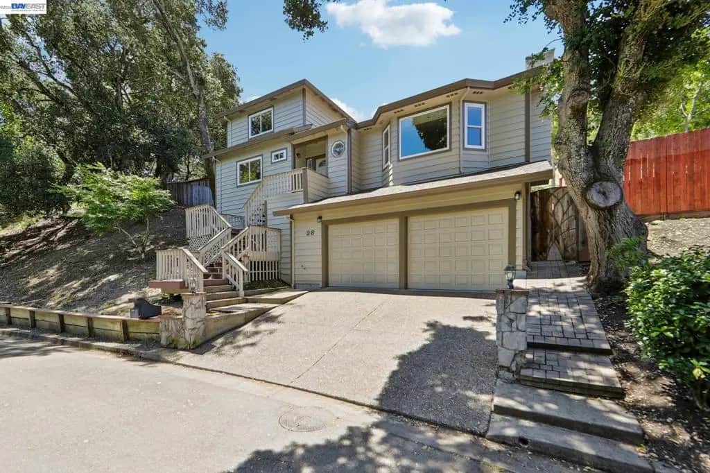 26 Oak Rd, Orinda, CA — listing photo 1