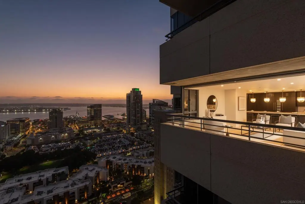 700 Front 2303, San Diego, CA — listing photo 1