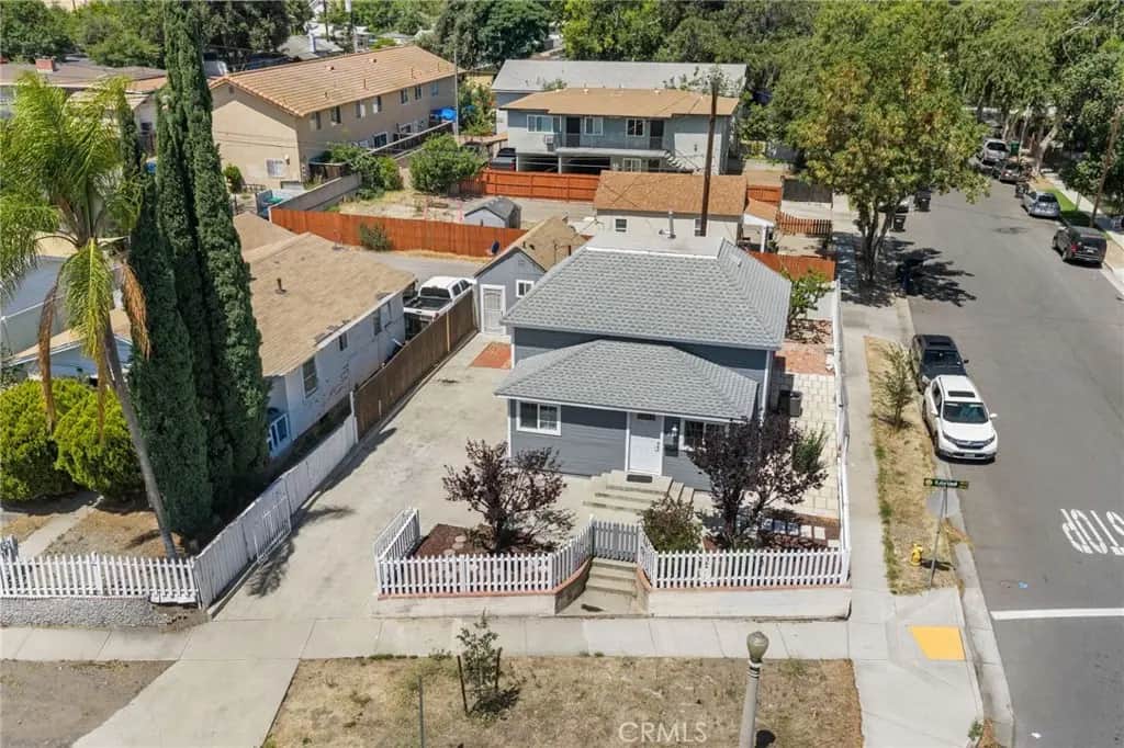 402 E Grand, Corona, CA — listing photo 1