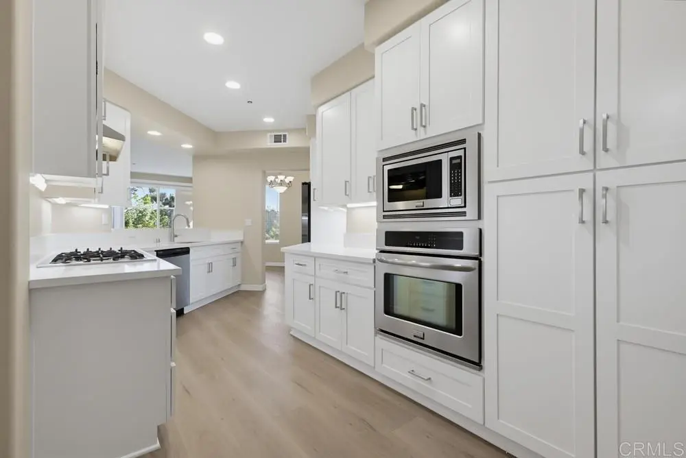 823 Kalpati Cir 201, Carlsbad, CA — listing photo 1