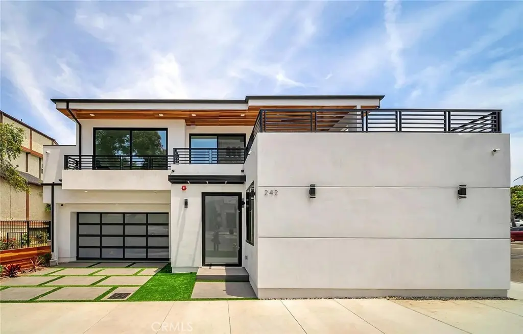 242 S Broadway, Redondo Beach, CA — listing photo 1