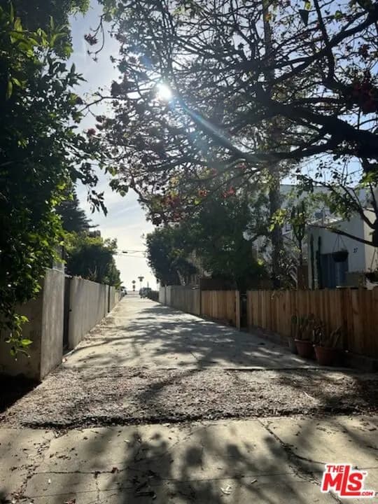 27 Eastwind Street 7, Marina Del Rey, CA — listing photo 1