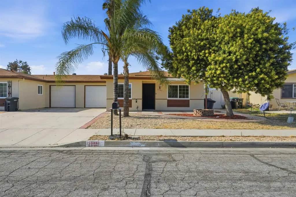 2386 San Bernardo Ave, Hemet, CA — listing photo 1