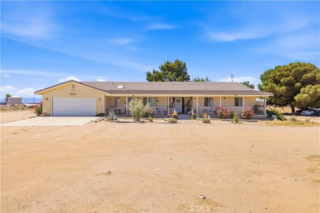 9740 E Avenue G10, Lancaster, CA — listing photo 1