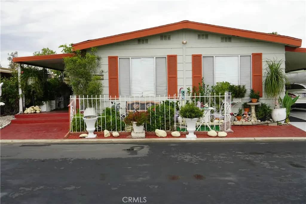 601 N Kirby 385, Hemet, CA — listing photo 1