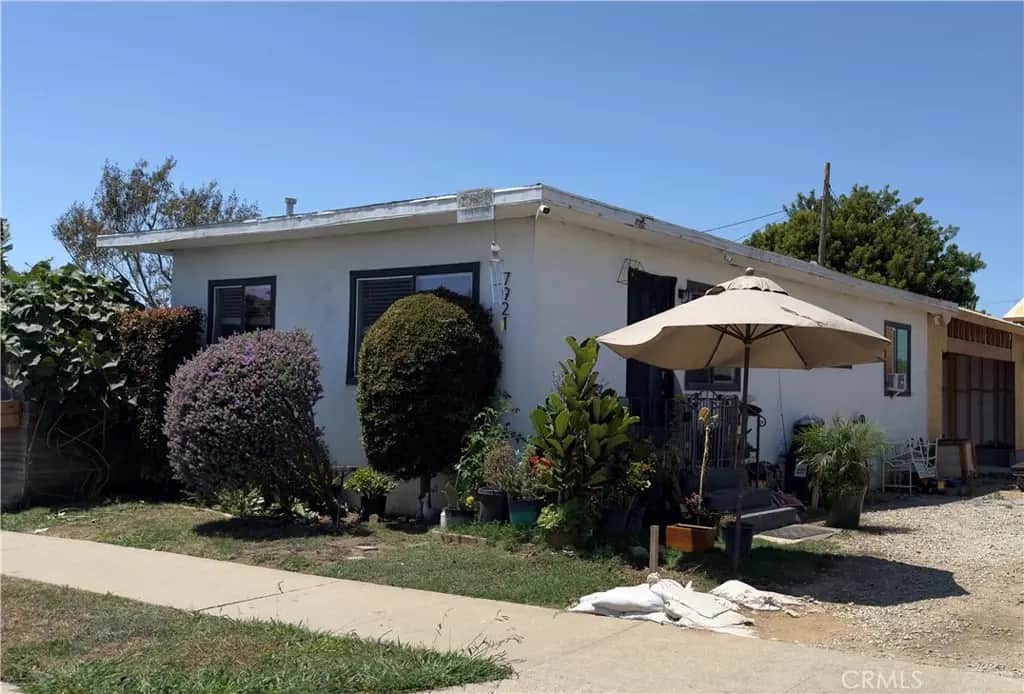 7921 N Ronald Drive, Huntington Beach, CA — listing photo 1