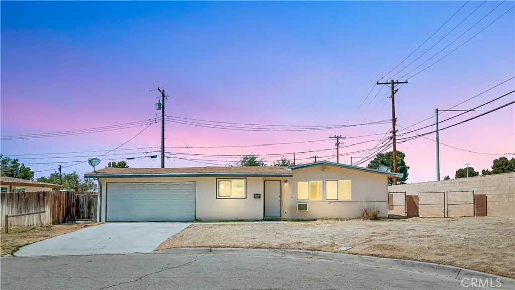 2005 W Oldfield, Lancaster, CA — listing photo 1