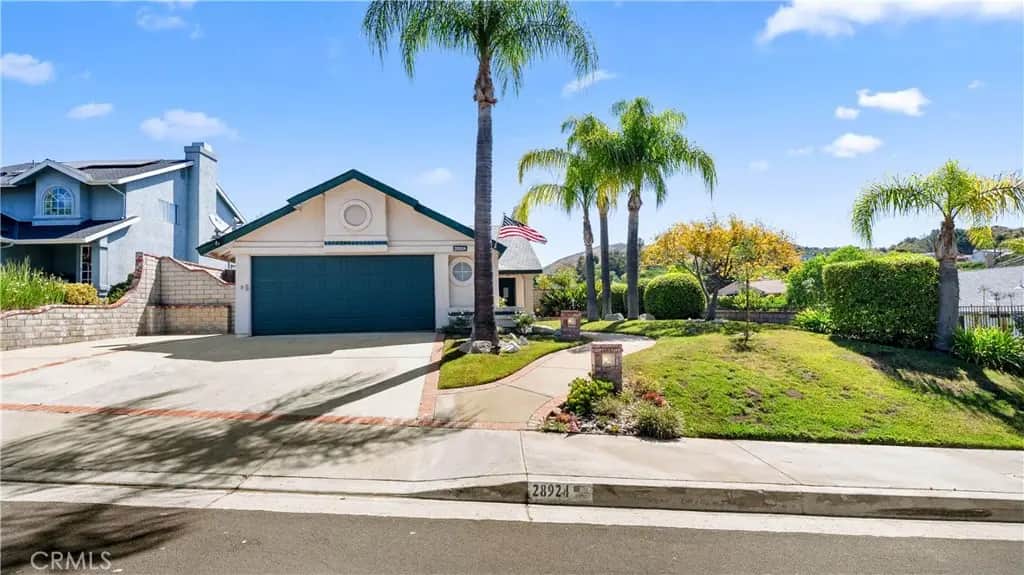 28924 Raintree Lane, Saugus, CA — listing photo 1