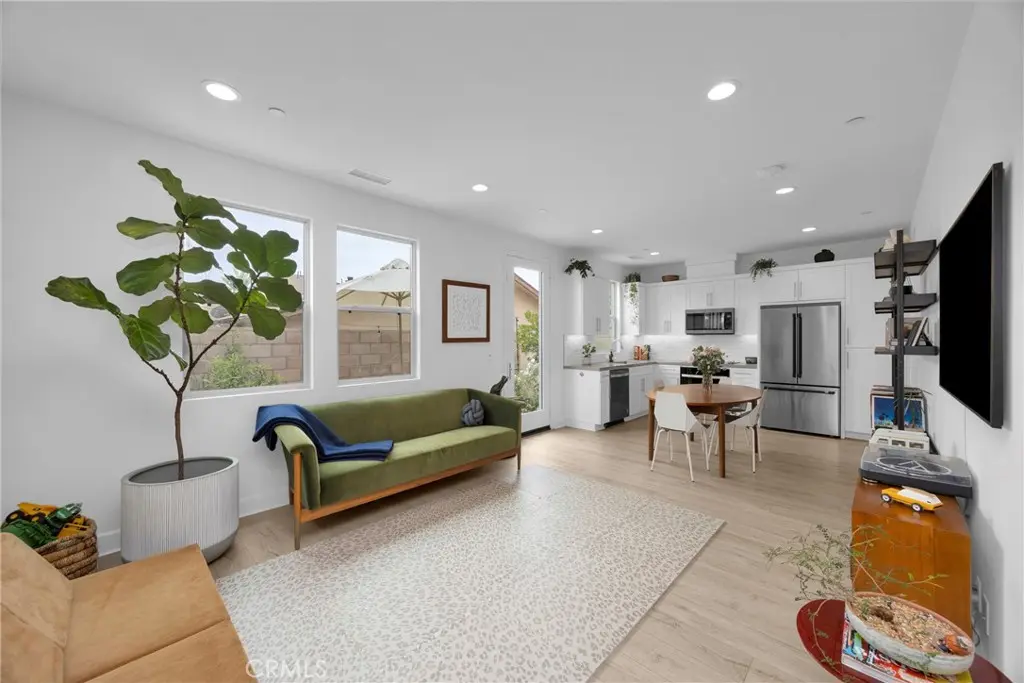 17544 Cameron 102, Huntington Beach, CA — listing photo 1