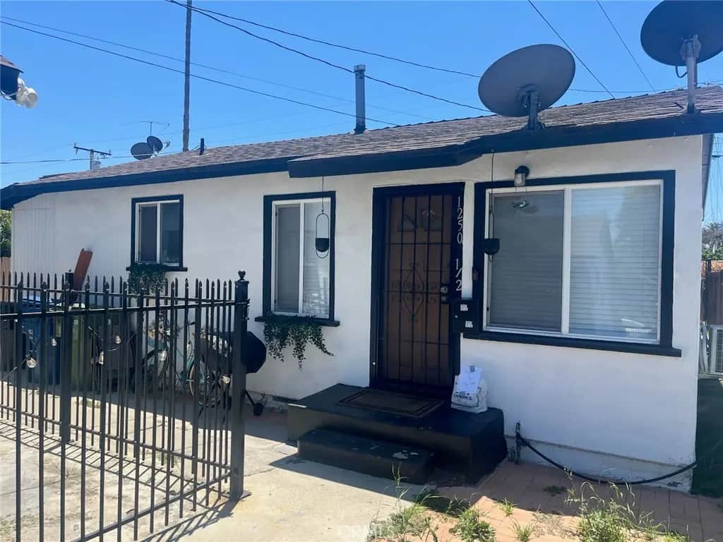 1250 1/2 W 87th, Los Angeles, CA — listing photo 1