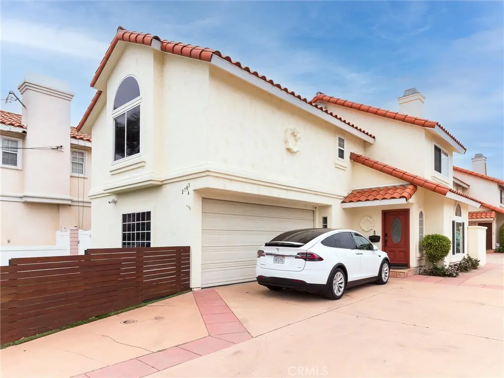 2703 Huntington Lane A, Redondo Beach, CA — listing photo 1