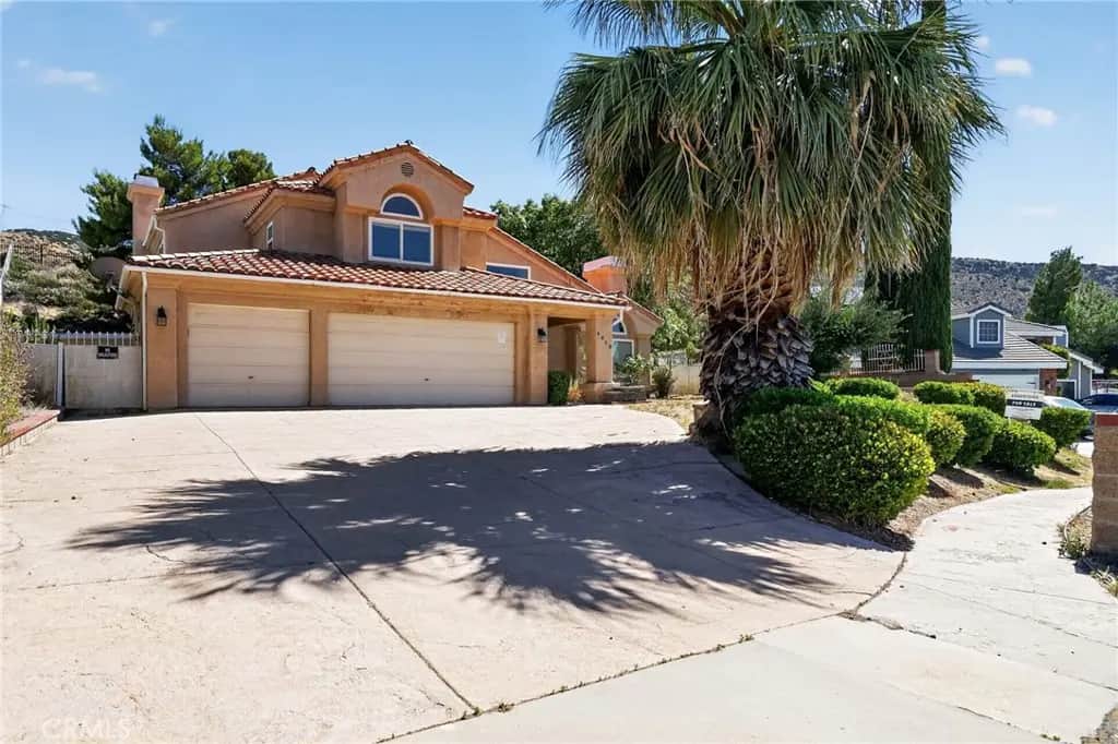 6910 Sycamore, Palmdale, CA — listing photo 1