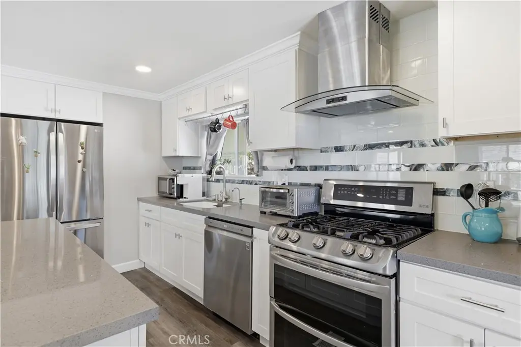 80 Huntington 516, Huntington Beach, CA — listing photo 1