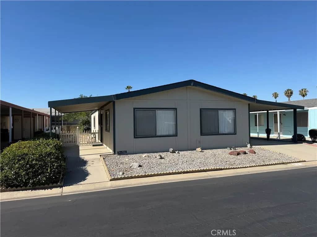 1250 N Kirby Street 9, Hemet, CA — listing photo 1