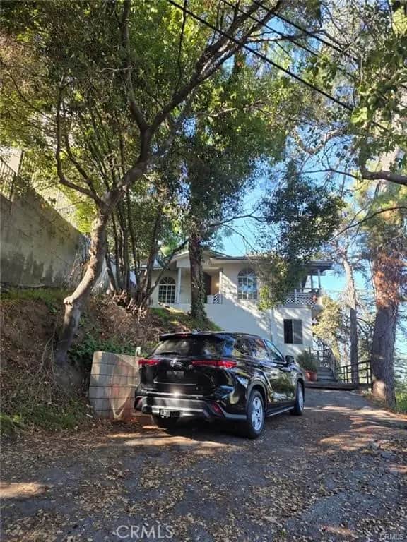 1913 Nolden, Los Angeles, CA — listing photo 1