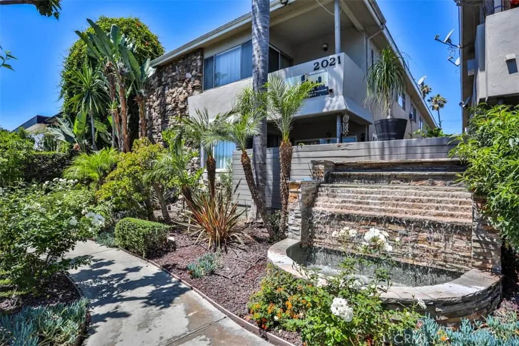 2015 Chariton, Los Angeles, CA — listing photo 1