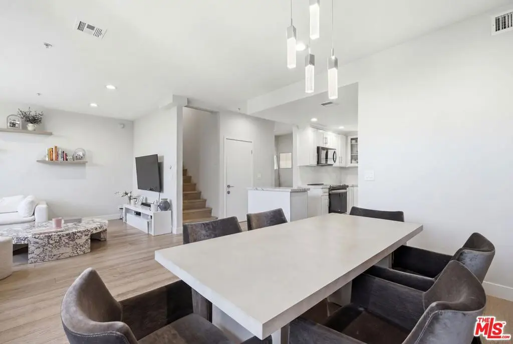 1238 S Holt Avenue 5, Los Angeles, CA — listing photo 1