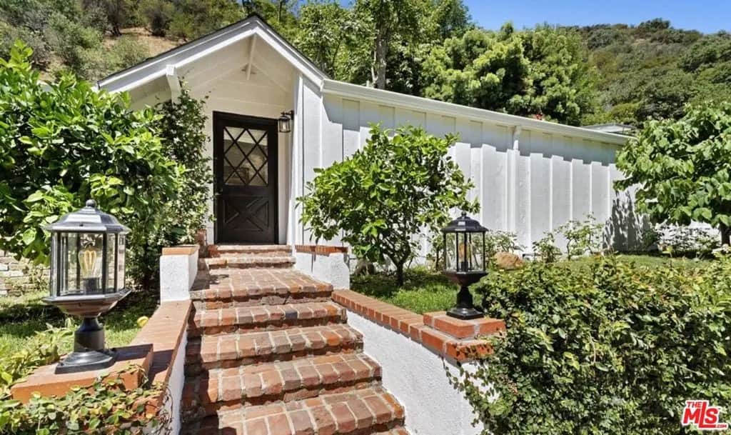 3933 Mandeville Canyon Road, Los Angeles, CA — listing photo 1