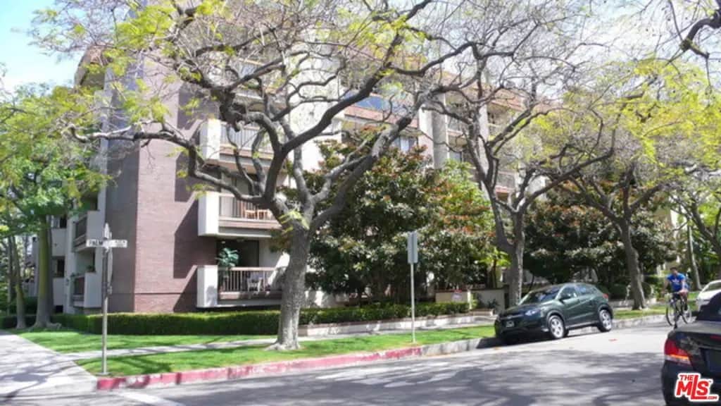 324 N Palm Drive 204, Beverly Hills, CA — listing photo 1