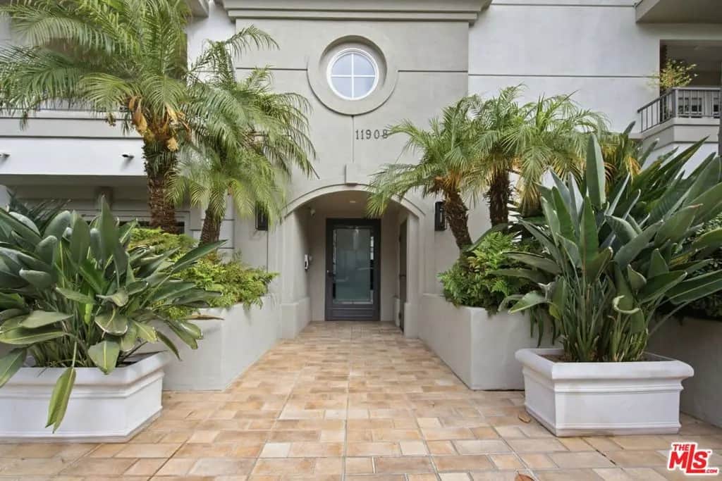 11908 Darlington Avenue 203, Los Angeles, CA — listing photo 1