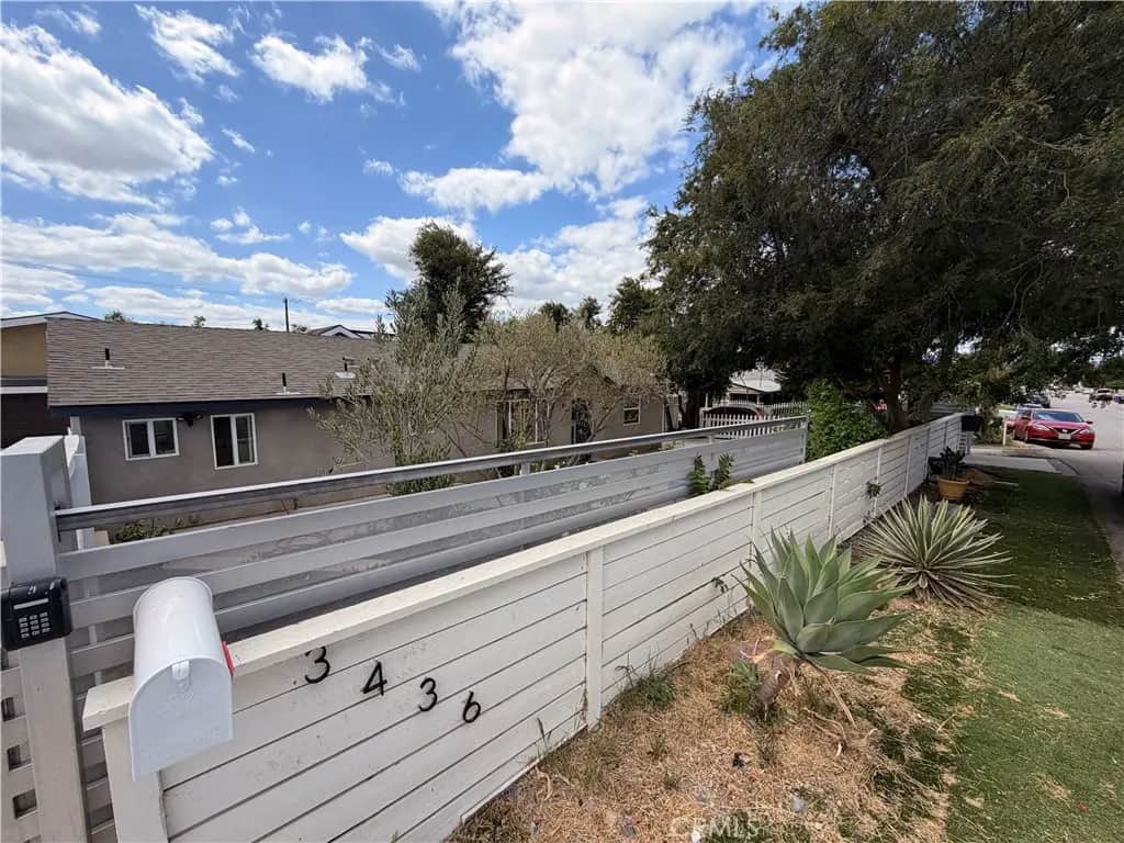 3436 Pontiac A, Jurupa Valley, CA — listing photo 1
