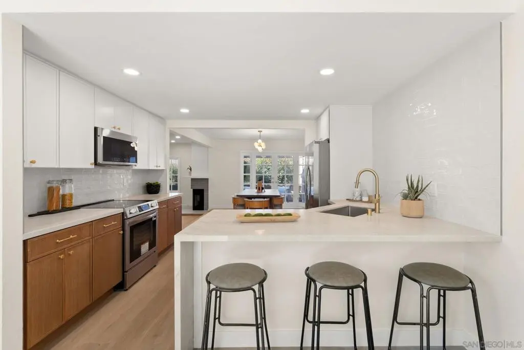 9917 Aviary Dr, San Diego, CA — listing photo 1