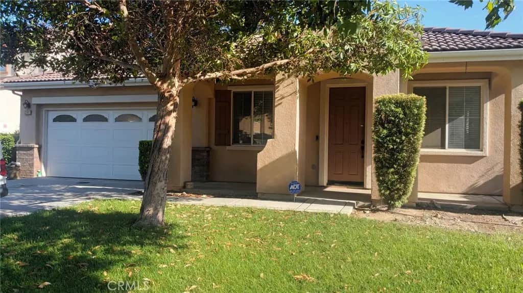 16141 San Jacinto ave, Fontana, CA — listing photo 1