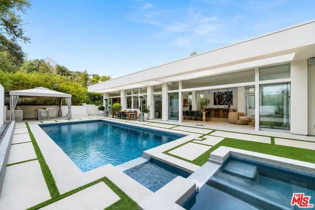 2241 Bowmont Drive, Beverly Hills, CA — listing photo 1