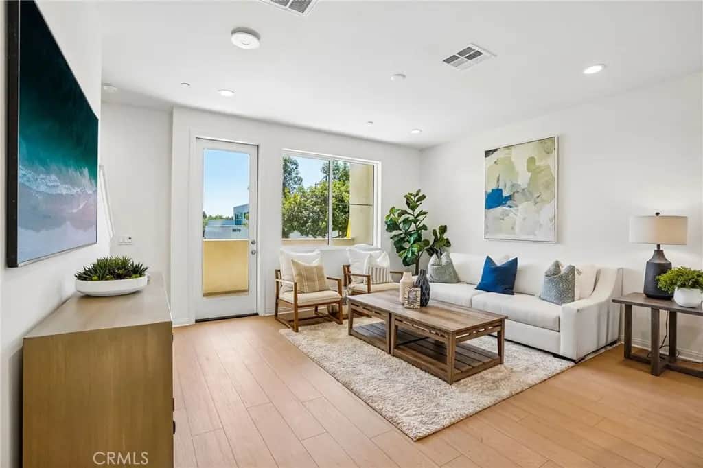 5876 Linden Ave Avenue 9, Long Beach, CA — listing photo 1
