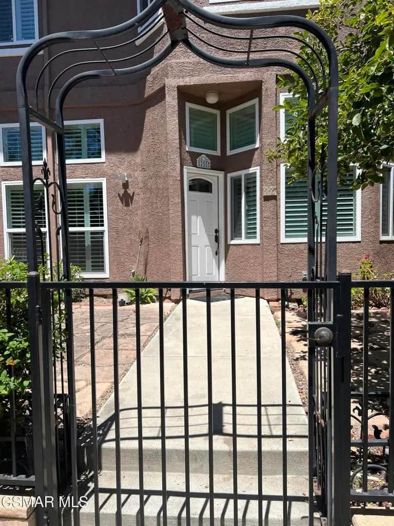 255 Skyline Drive, Thousand Oaks, CA — listing photo 1