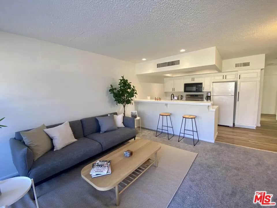 1655 E Palm Canyon Drive 318, Palm Springs, CA — listing photo 1