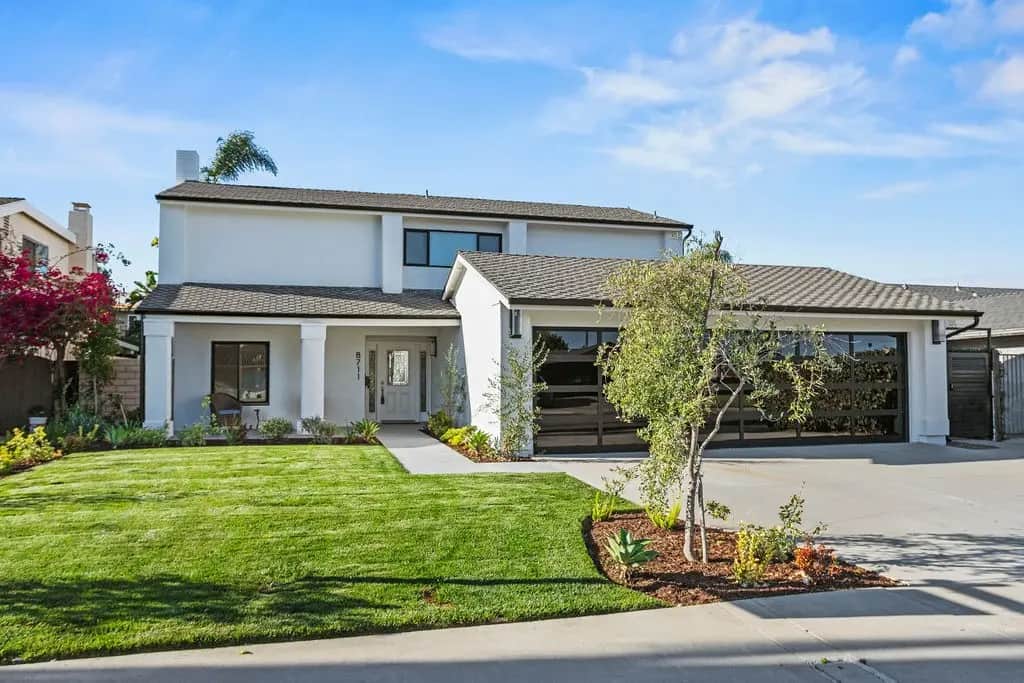 8711 Larkport Drive, Huntington Beach, CA — listing photo 1