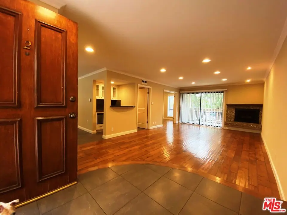 12321 Ocean Park Boulevard 2, Los Angeles, CA — listing photo 1