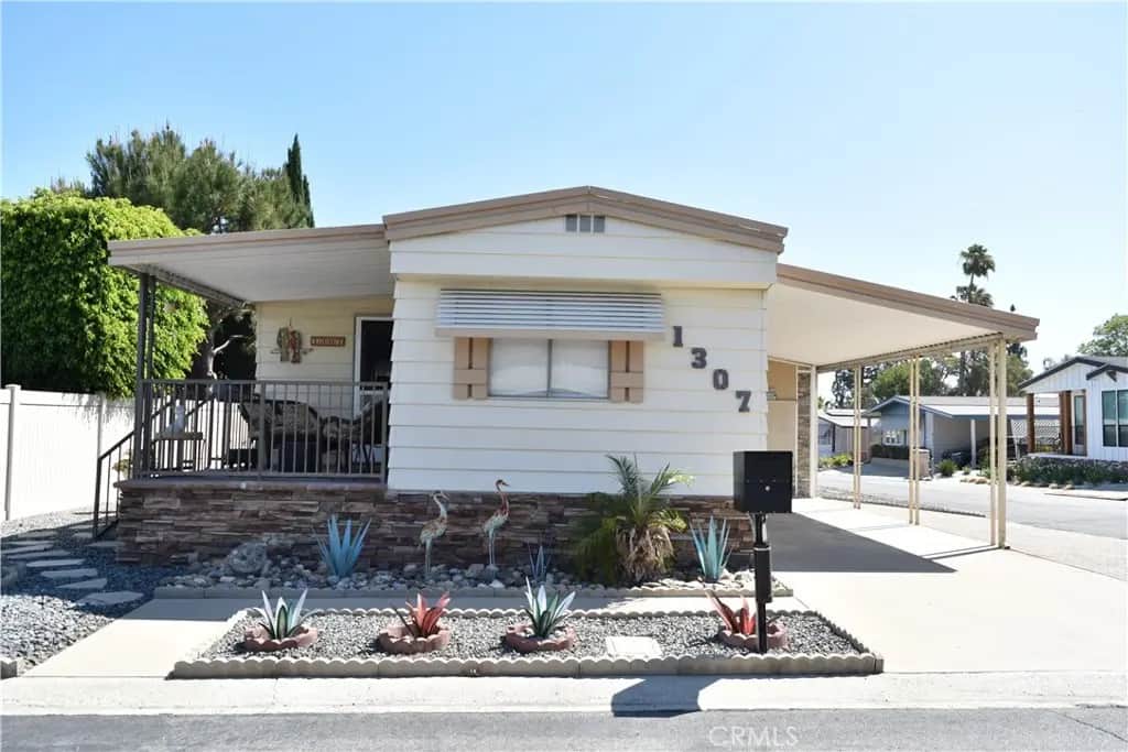 1307 Orangewood Square, Corona, CA — listing photo 1