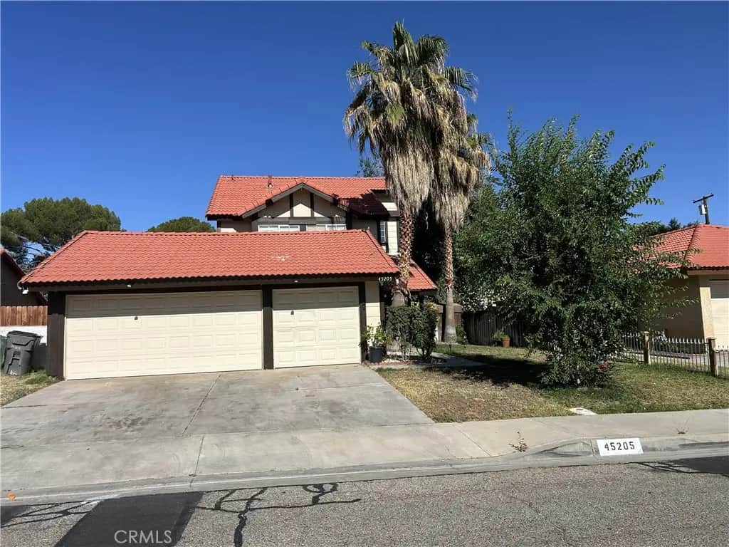 45205 Thornwood, Lancaster, CA — listing photo 1