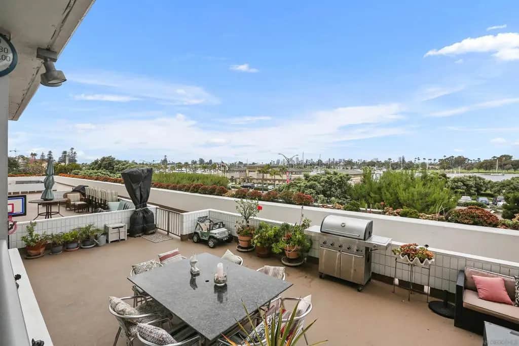 1770 Avenida Del Mundo 106, Coronado, CA — listing photo 1