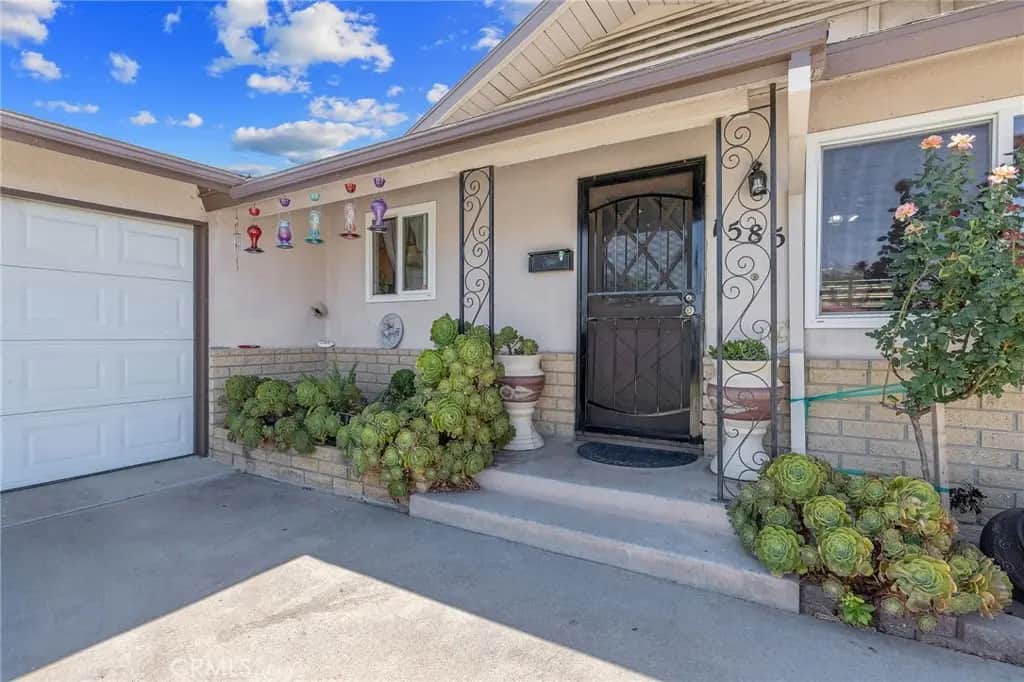 1585 Mulberry Lane, Lemoore, CA — listing photo 1