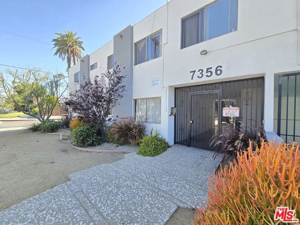 7356 Haskell Avenue, Van Nuys, CA — listing photo 1